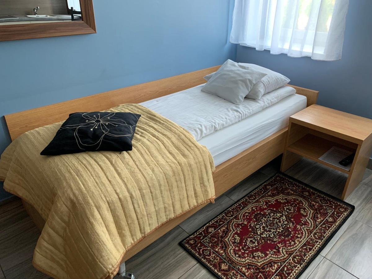 Comfort-24 Slupca Bagian luar foto